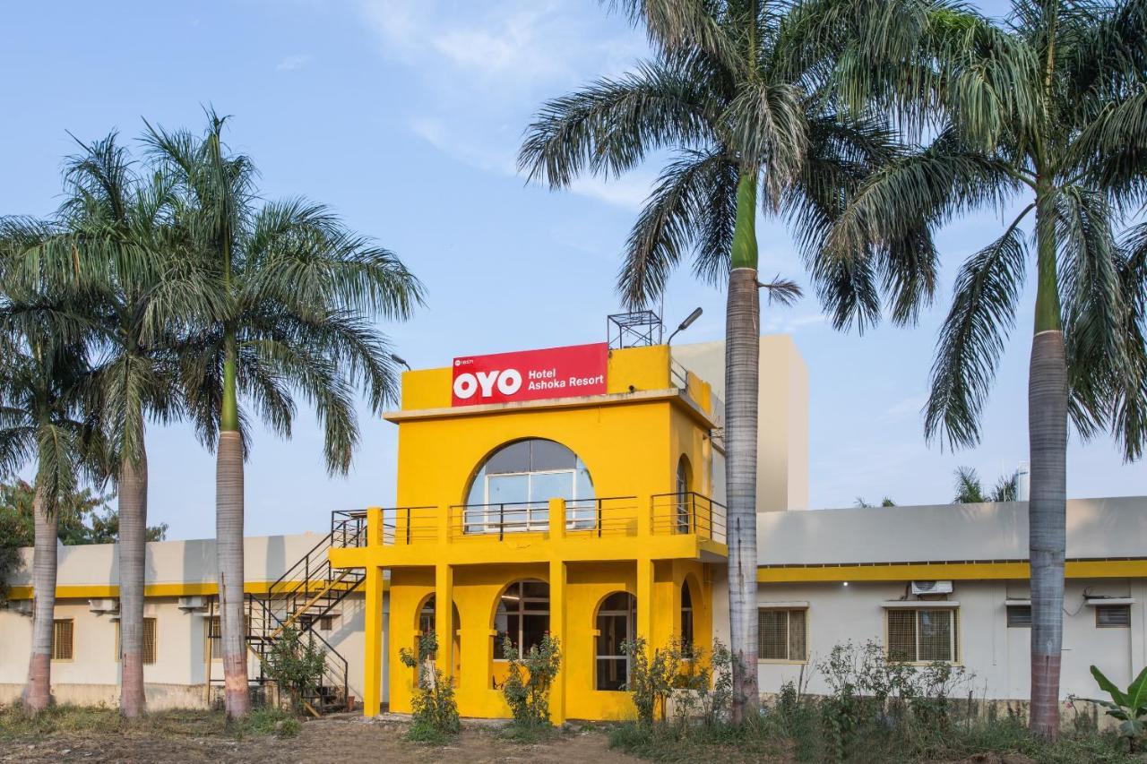 Oyo 18571 Ashoka Hotel Indore