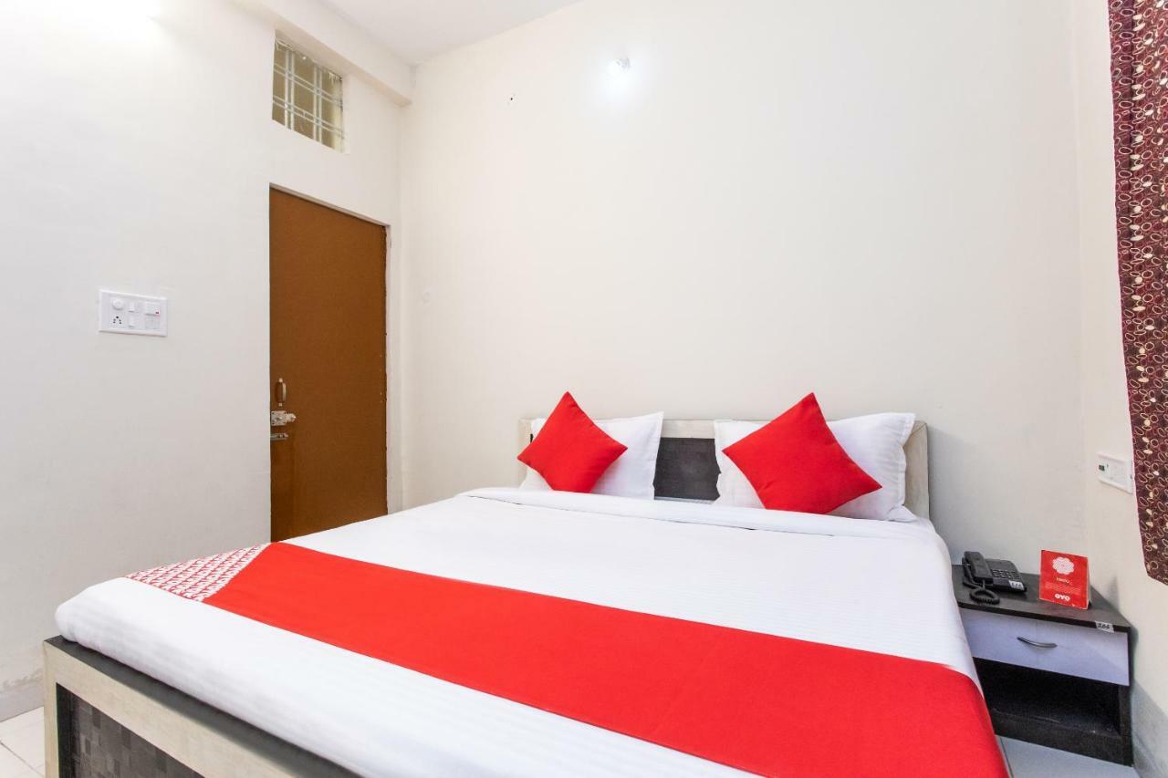 Oyo 18571 Ashoka Hotel Indore